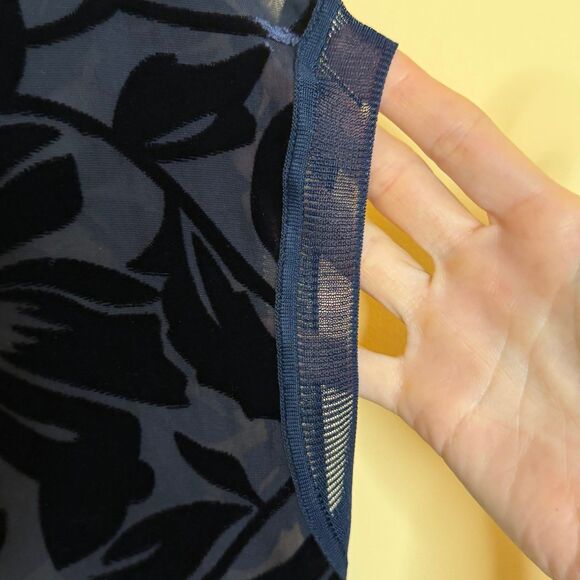 Theory Navy Velvet and Mesh Floral Burnout Sleeveless Top medium shirt - Picture 4 of 6